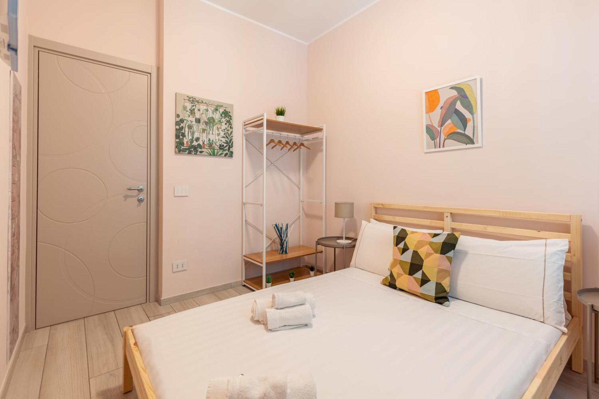 Appartamento Hostly- Don Bosco Light Roma
